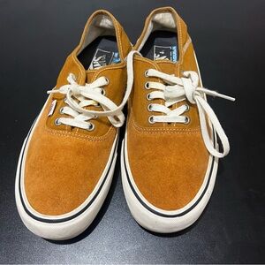 Vans Ultra Cush Unisex Suede Low-Top Sneakers in Tan Men’s 8.5 Women’s 10